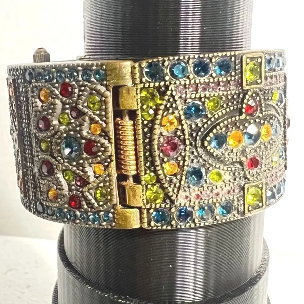 Heidi‎ Daus Womens Cuff Watch 87098 Hinged Crystal Jeweled Works New Batter - Picture 9 of 11